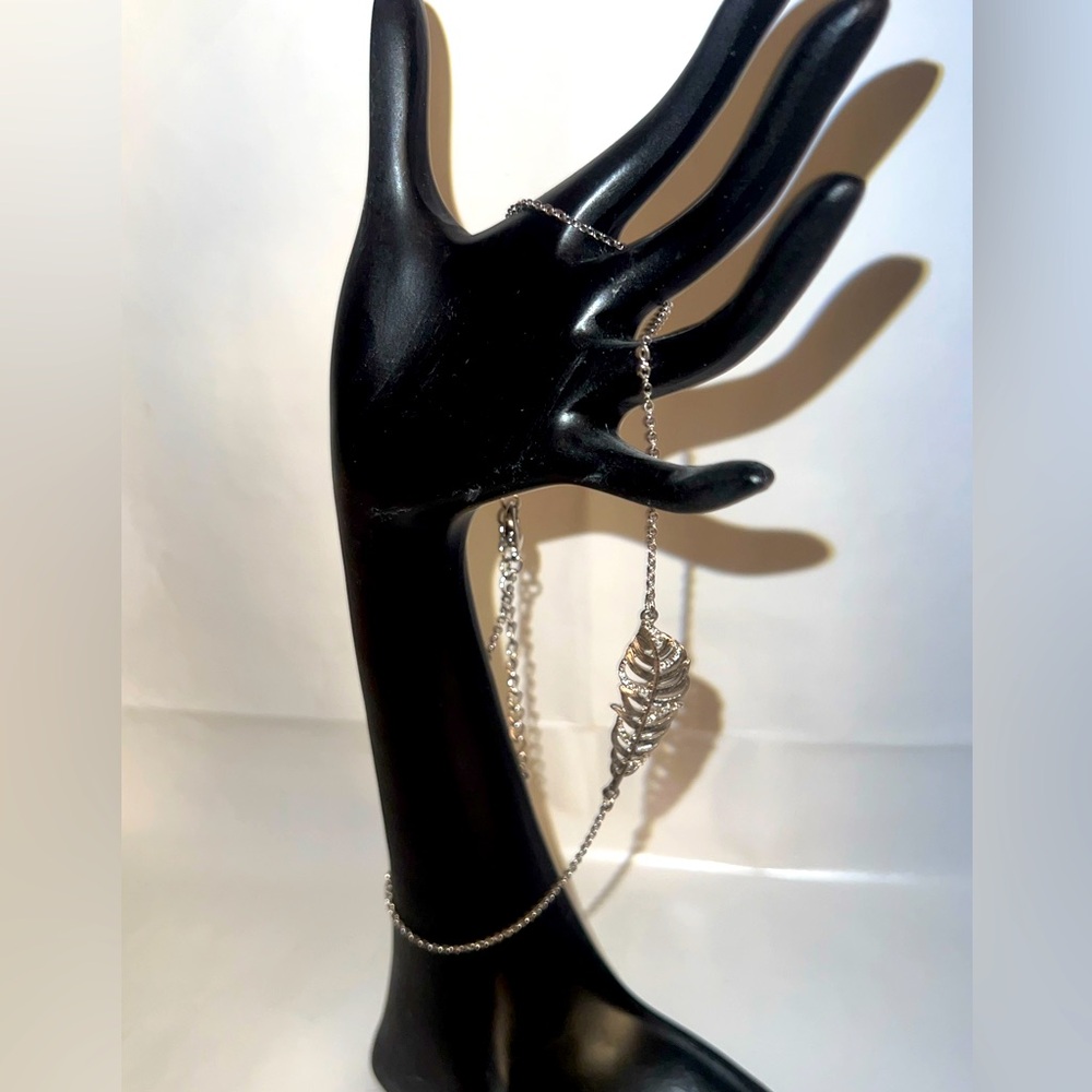 Silver Leaf Pendant Necklace